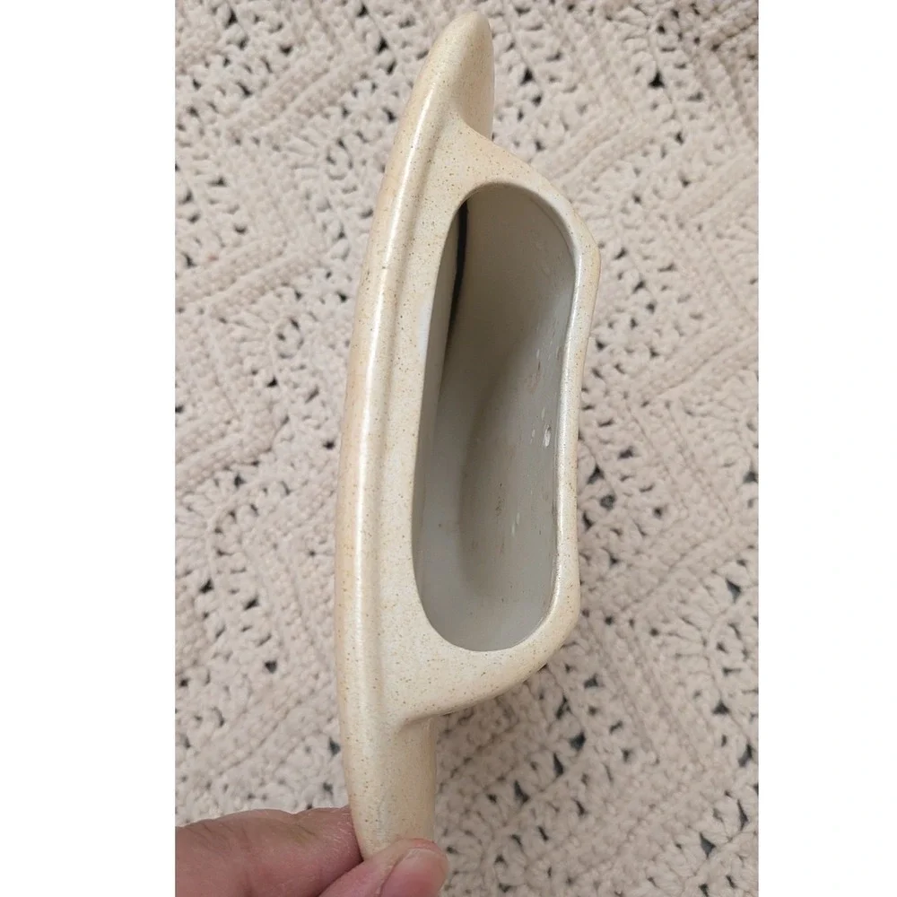 Vintage Ceramic Wall Pocket Hand Painted Floral Crescent Vase Speckled‎ Cream